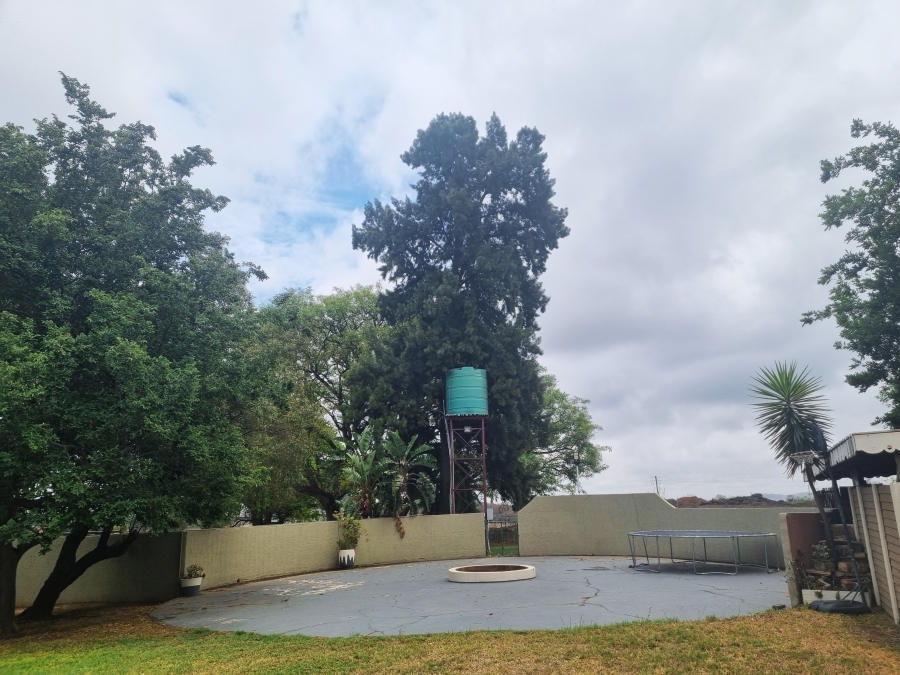 Commercial Property for Sale in Zuurplaat A H North West